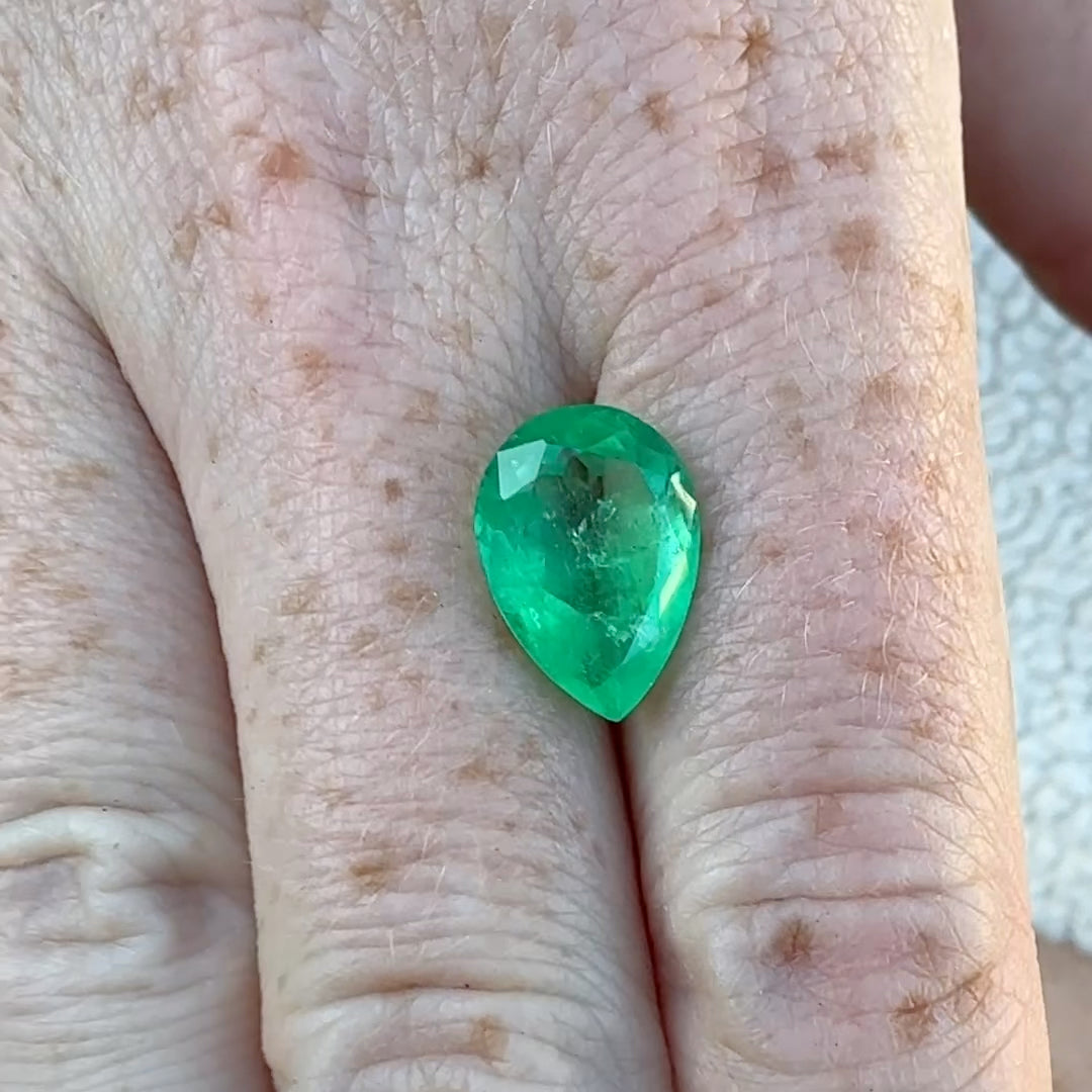 Columbian emerald GIA pear green F2 moderate oil