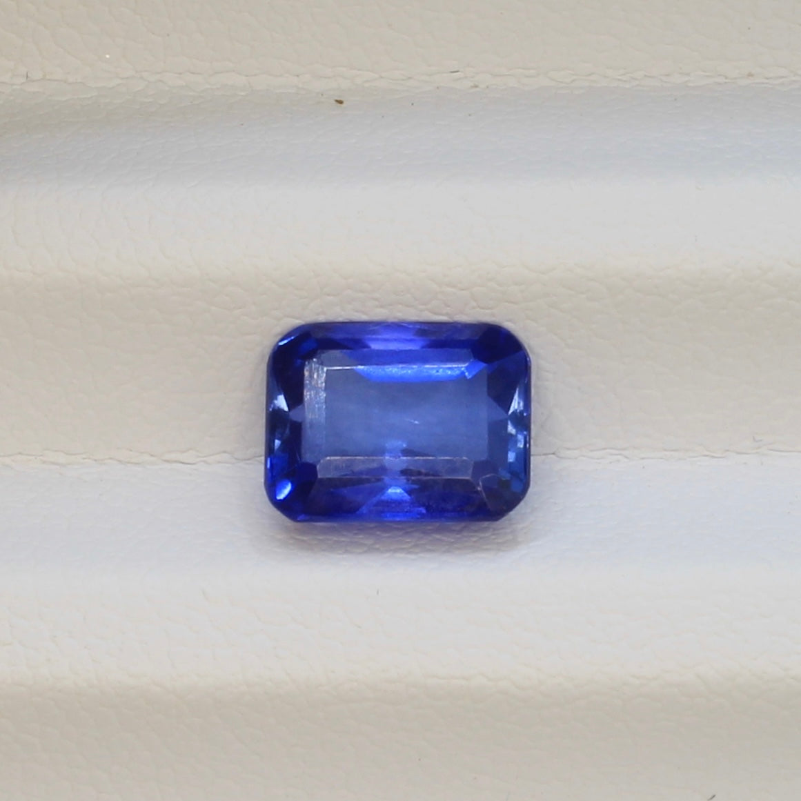 blue sapphire GIA no heat sri lanka step cut cushion 2.6 carats