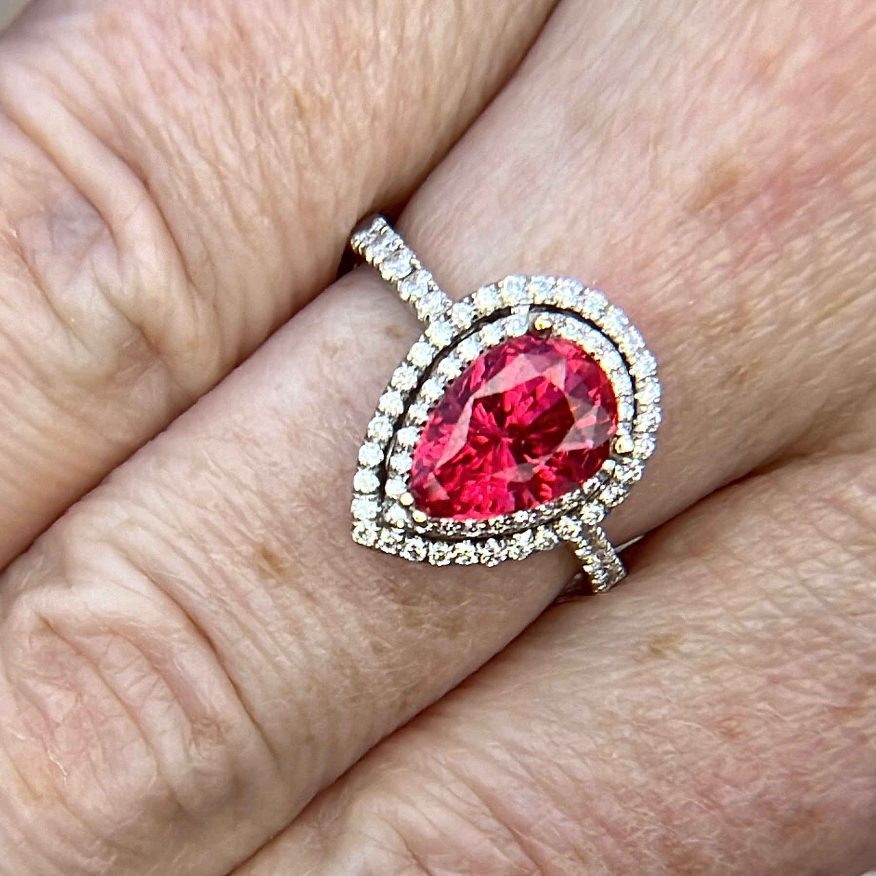 Exceptional pinkish red mahenge spinel ring in white gold with a similar color to a Jedi spinel