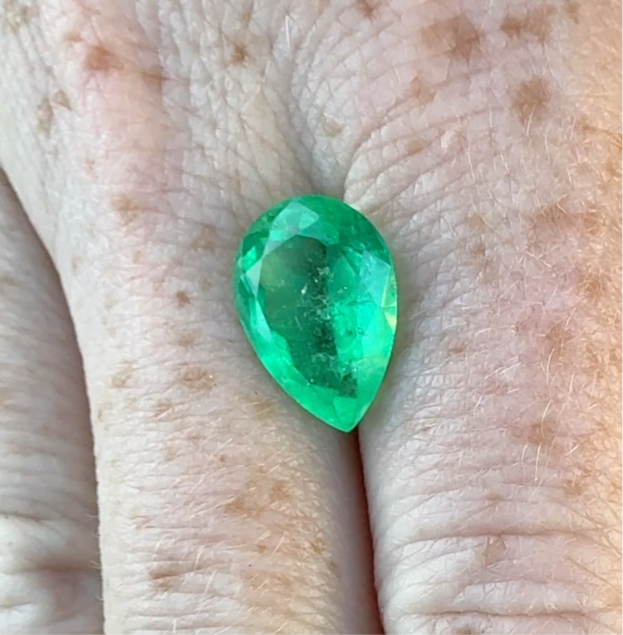 Columbian emerald GIA pear green F2 moderate oil