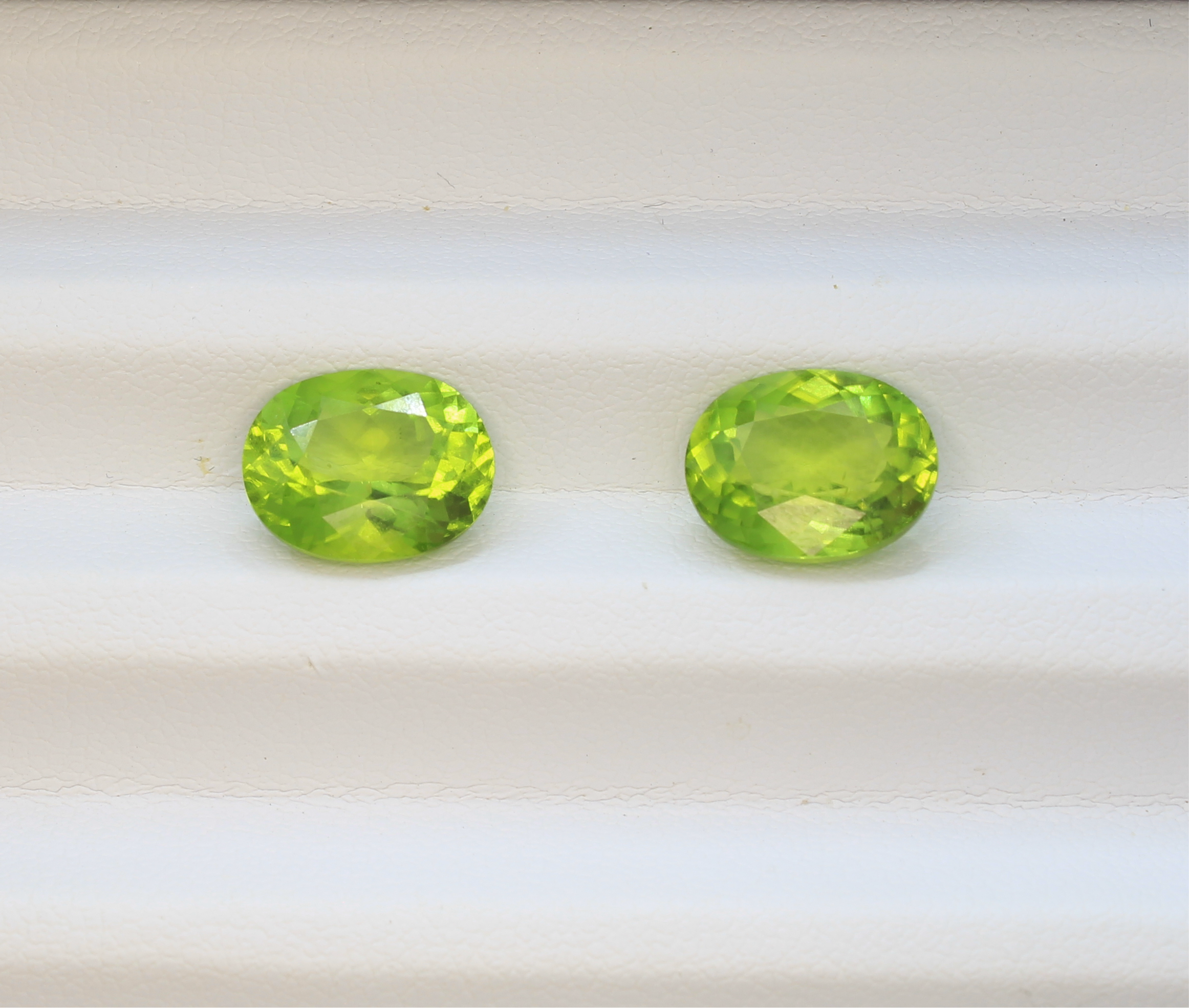 Peridot oval pair sour apple green Pakistan lime green clean