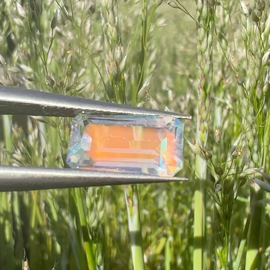 Piedra lunar arcoíris natural certificada