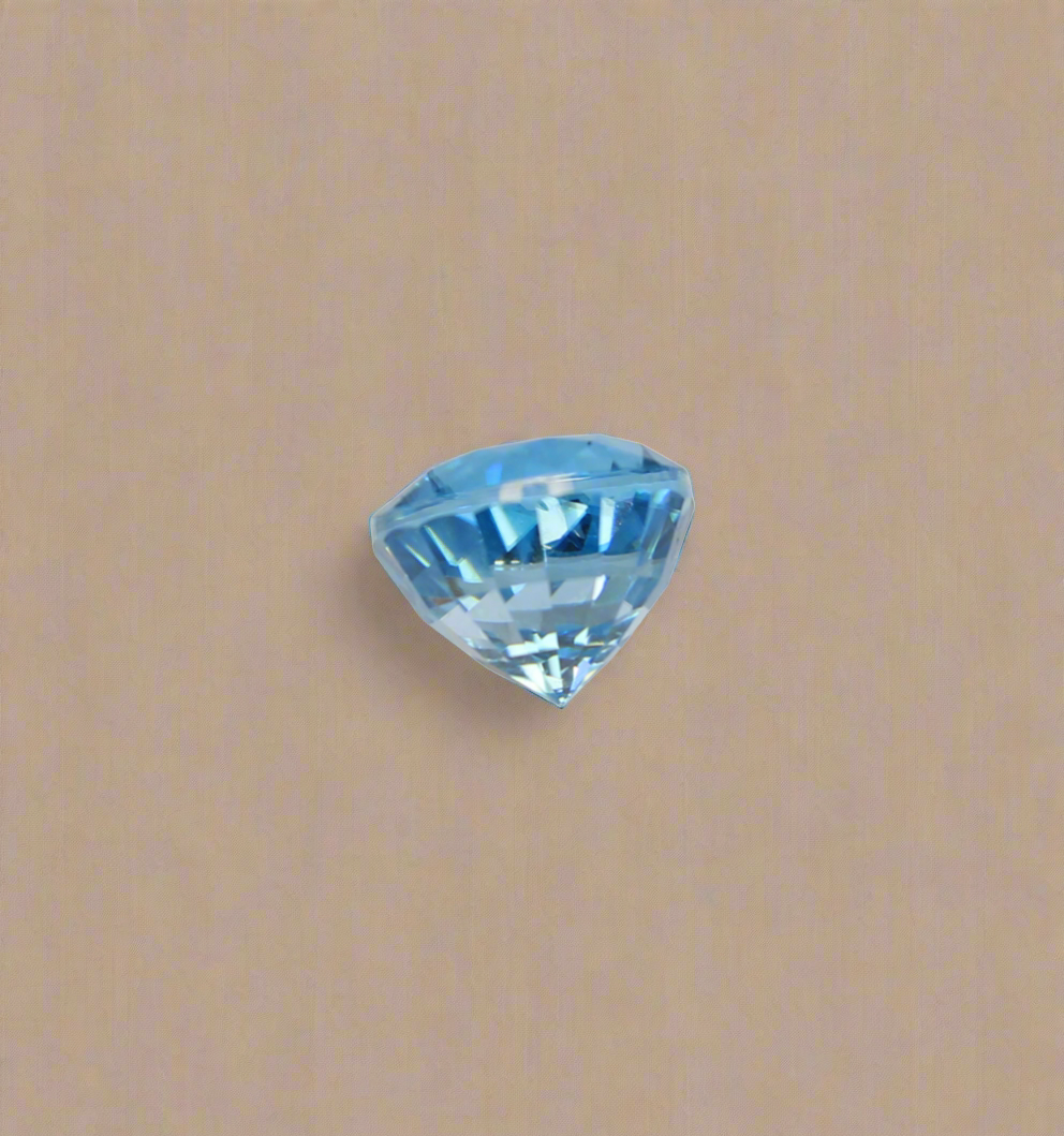  明亮式圆形蓝色锆石 - 3.47 克拉