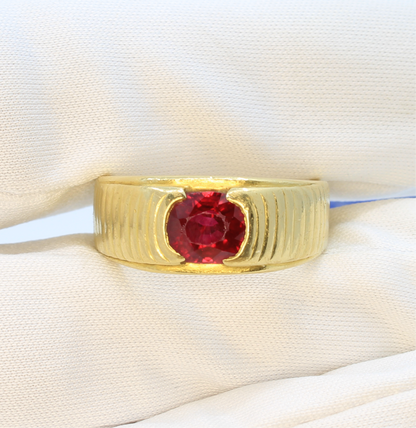 Mid century ruby ring made of 18k yellow gold size 7.5