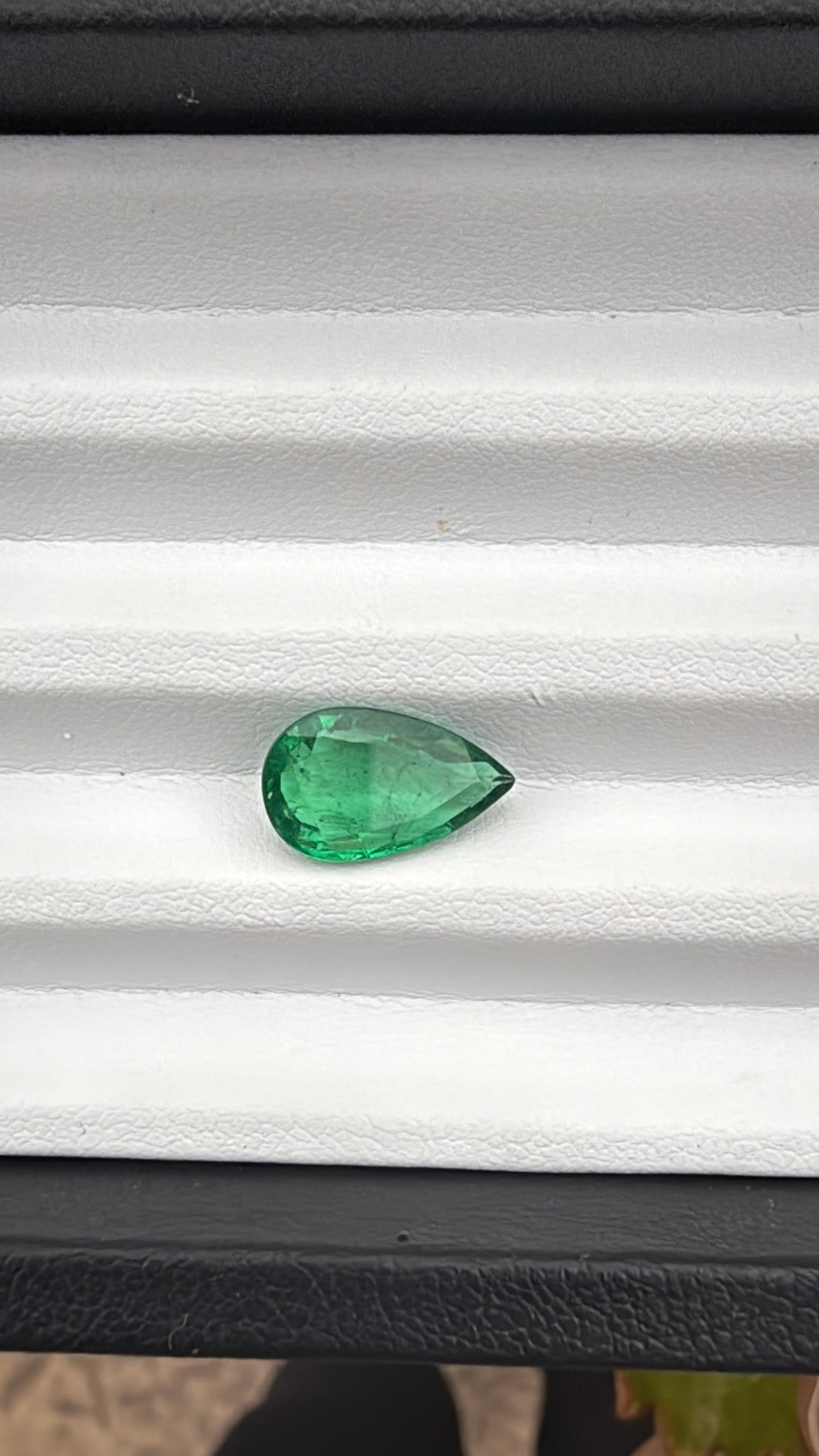 2.75 carat pear shaped emerald zambia agl certified 