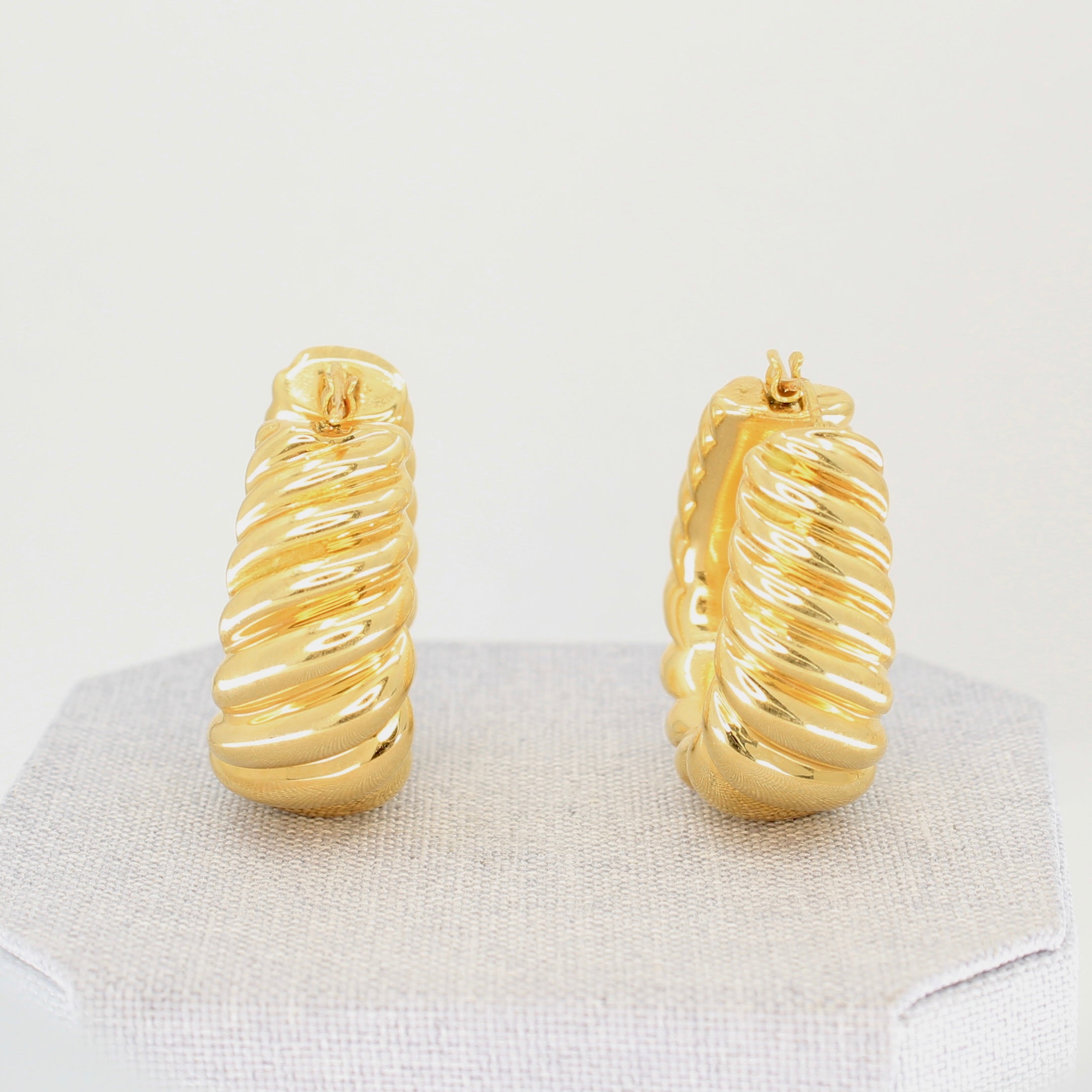 Croissant Puffed Hoop Earrings - 14K Yellow Gold