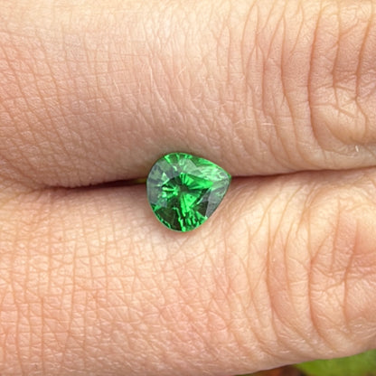 2ct tsavoirte green garnet pear shaped brilliant on hand finger