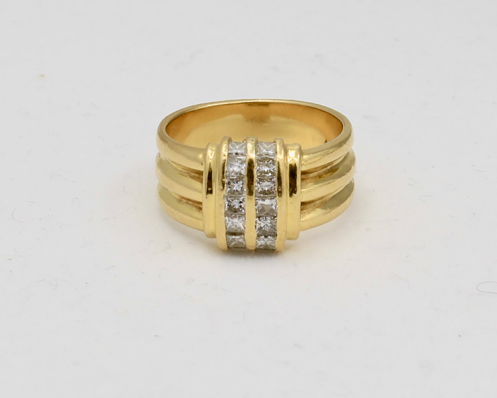 Vintage Diamond and Gold Ring - 18K