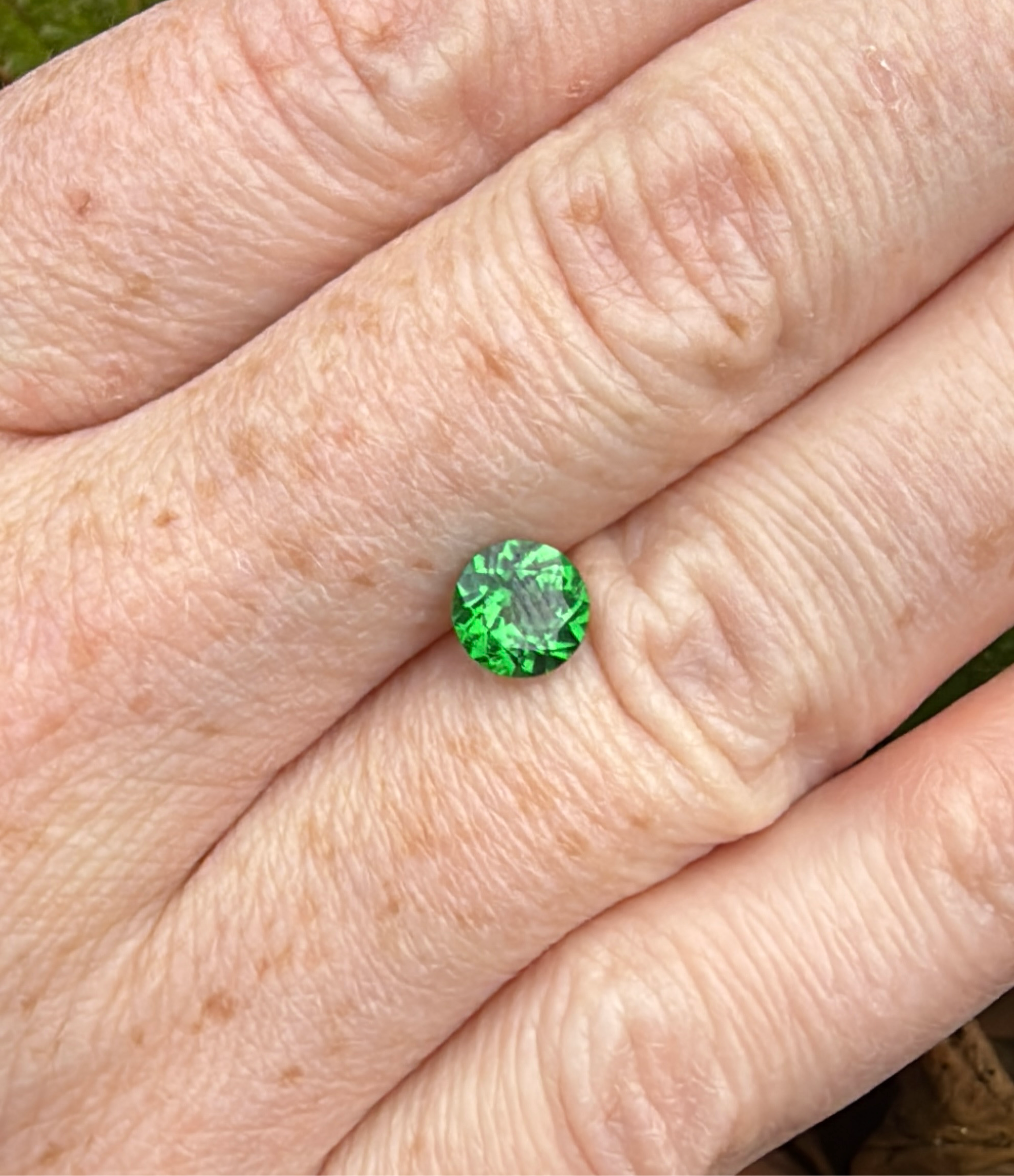 Tsavorite Garnet Round 1 carat 