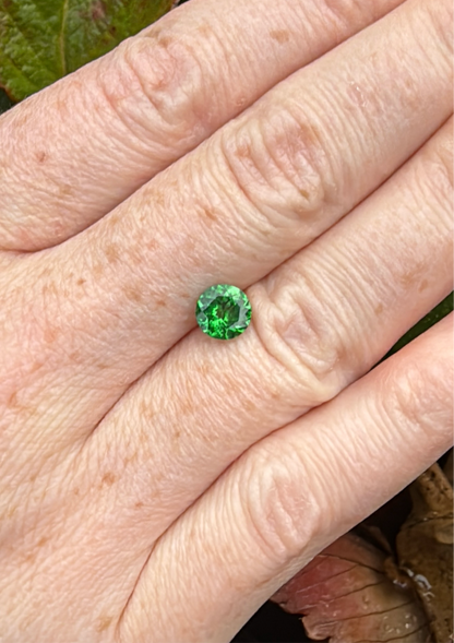 Tsavorite Garnet Round 1 carat 