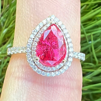 Exceptional pinkish red mahenge spinel ring in white gold with a similar color to a Jedi spinel 