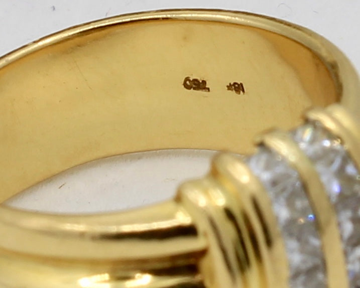 Vintage Diamond and Gold Ring - 18K Yellow Gold