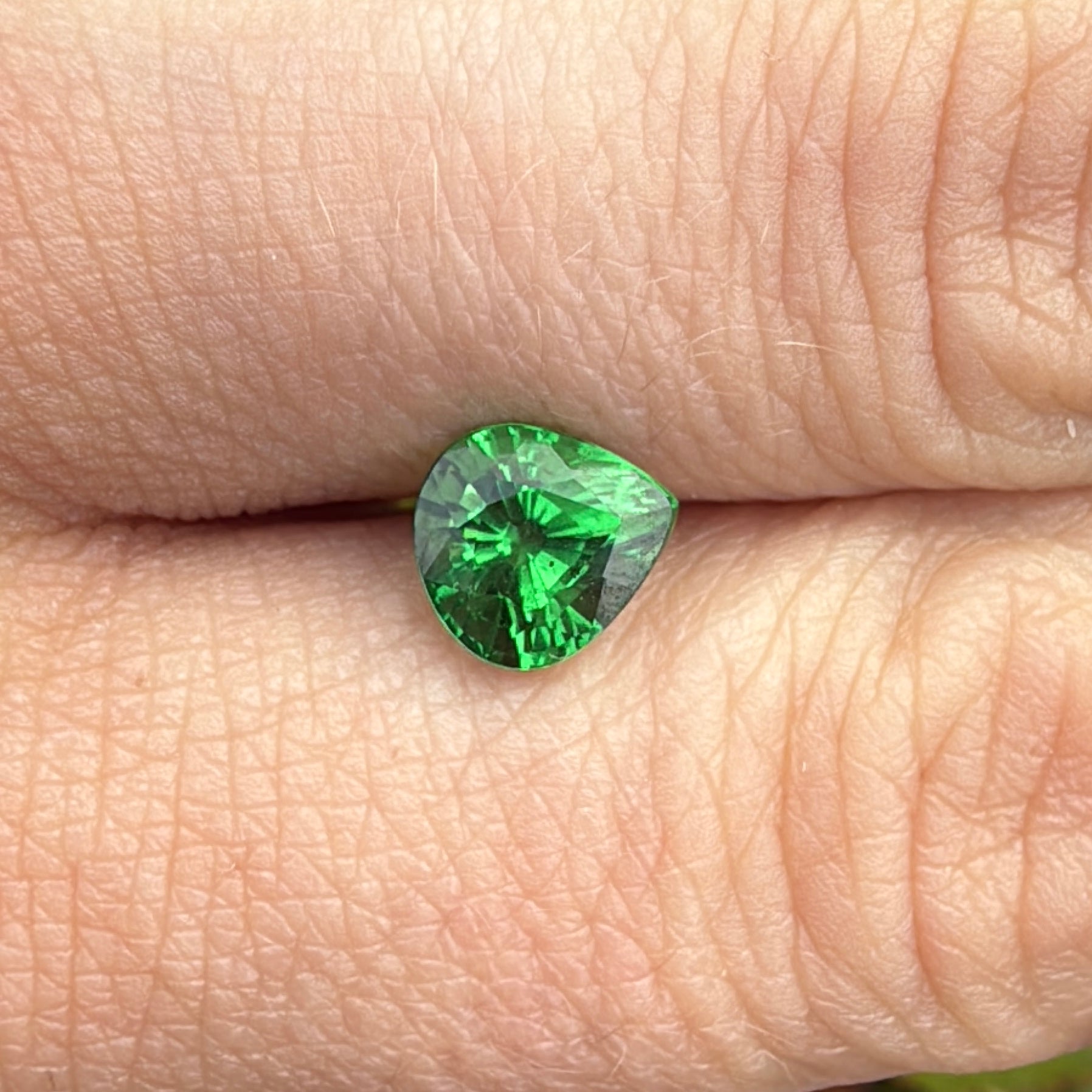 tsavorite pear garnet gia report certified