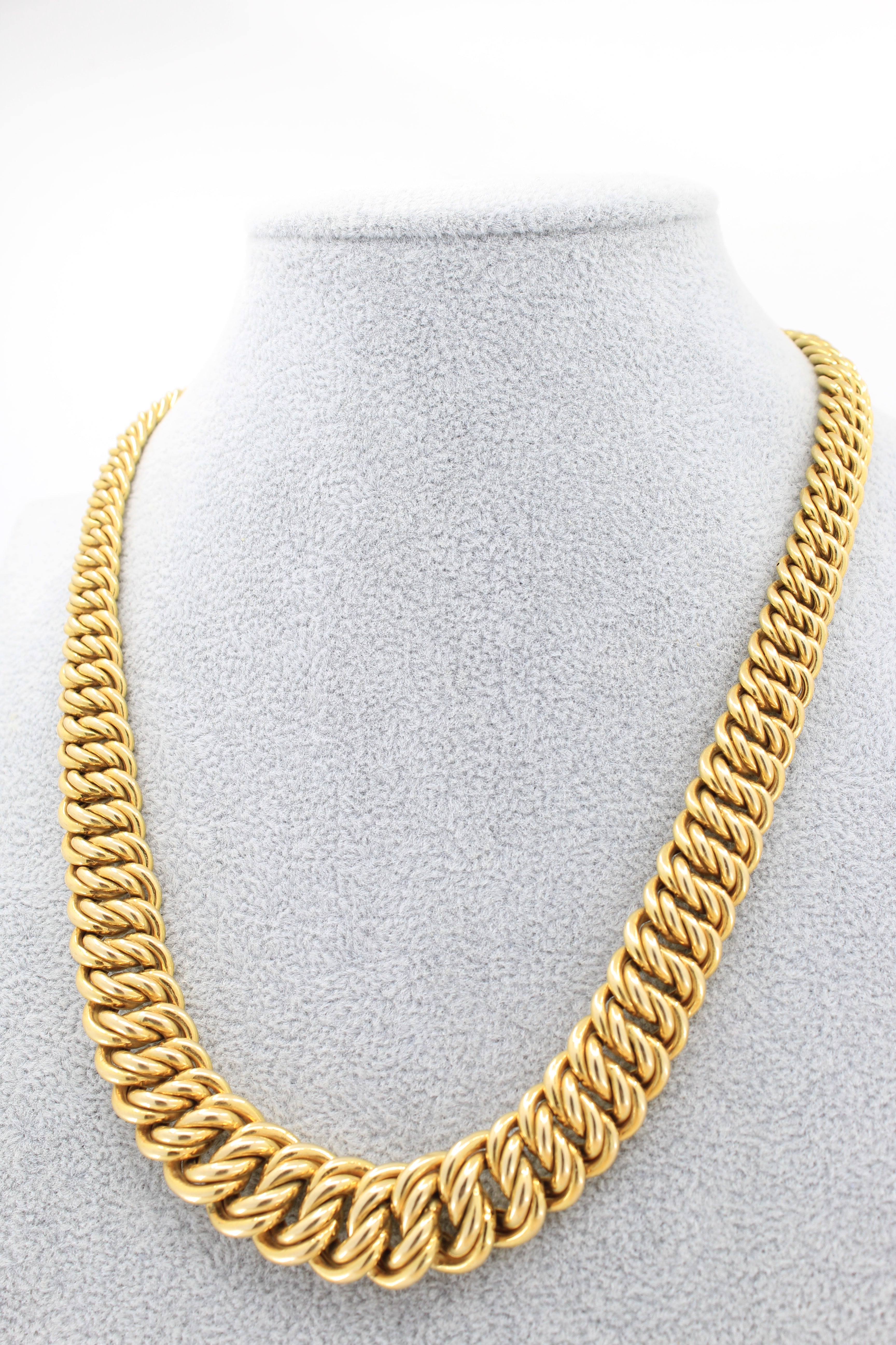 Graduated Link Chain Necklace