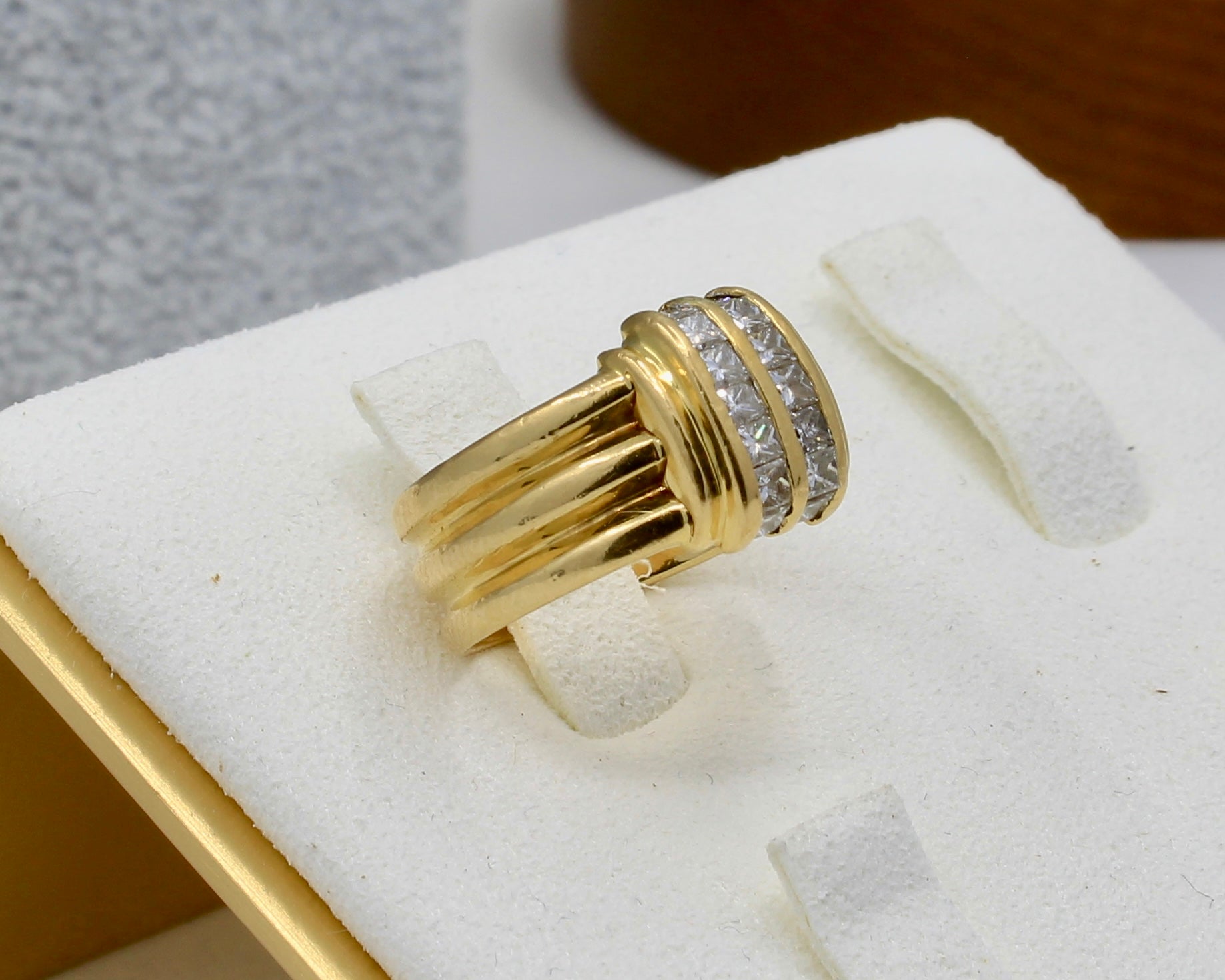 Vintage Diamond and Gold Ring - 18K