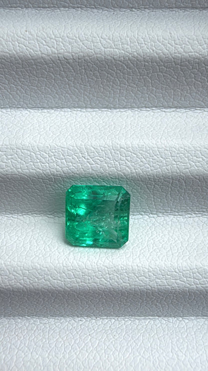 bright emerald asscher cut 1.5 carat green