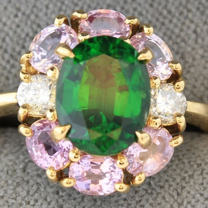 Macro photo of this stunning chrome tourmaline ring