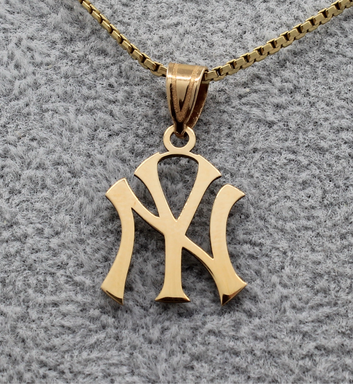 NY Yankees New York Charm 14K Gold