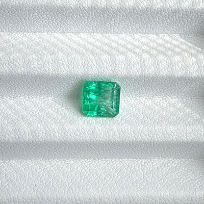 bright emerald asscher cut 1.5 carat green