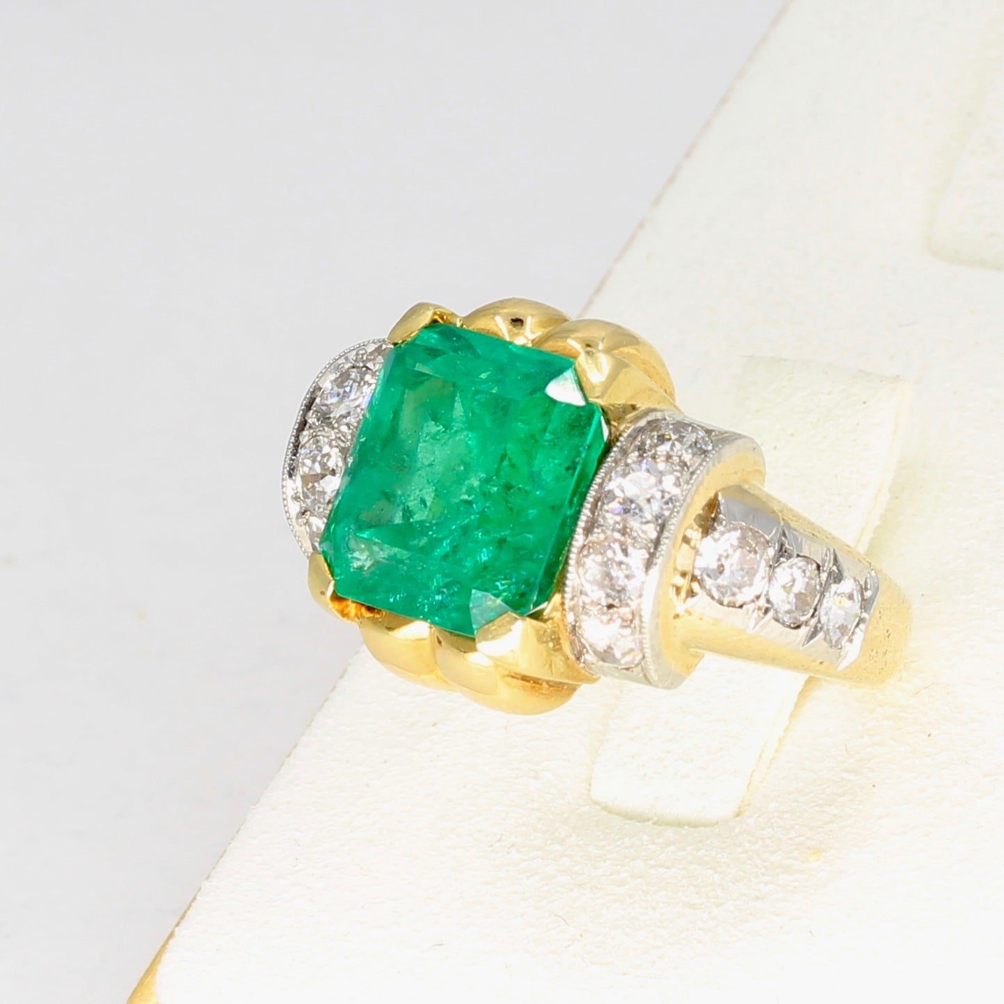 Stunning 5.77 Carat Columbian Emerald 18K Gold and Platinum Ring - AGL Prestige Report