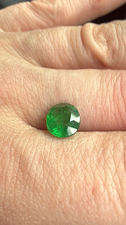 2.5 Carat Opalescent Tsavorite