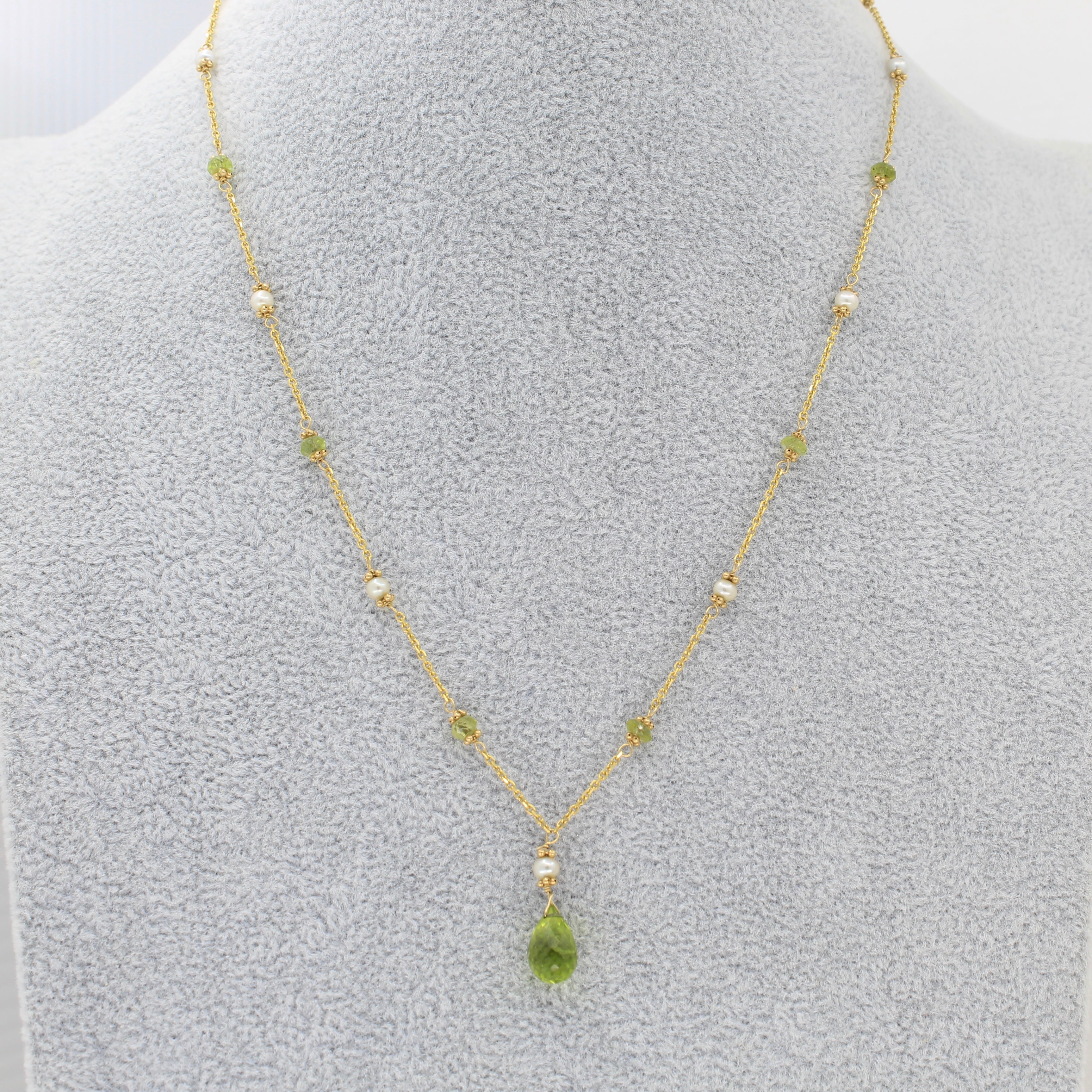 Peridot and pearl gold necklace 