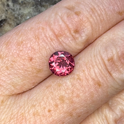 pink malaya garnet round 2 carat