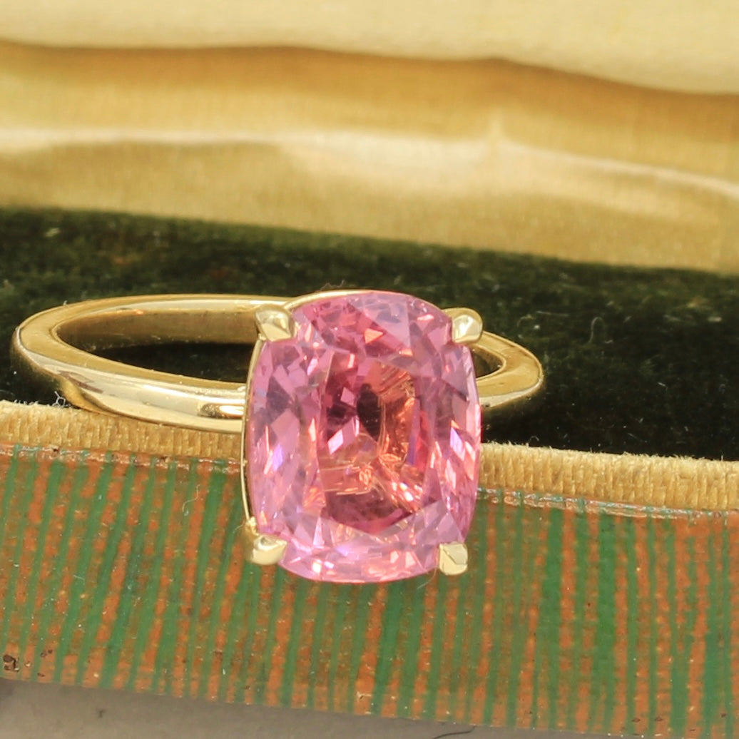 Pink spinel engagement ring solitaire 18K 4 carat cushion yellow gold classic