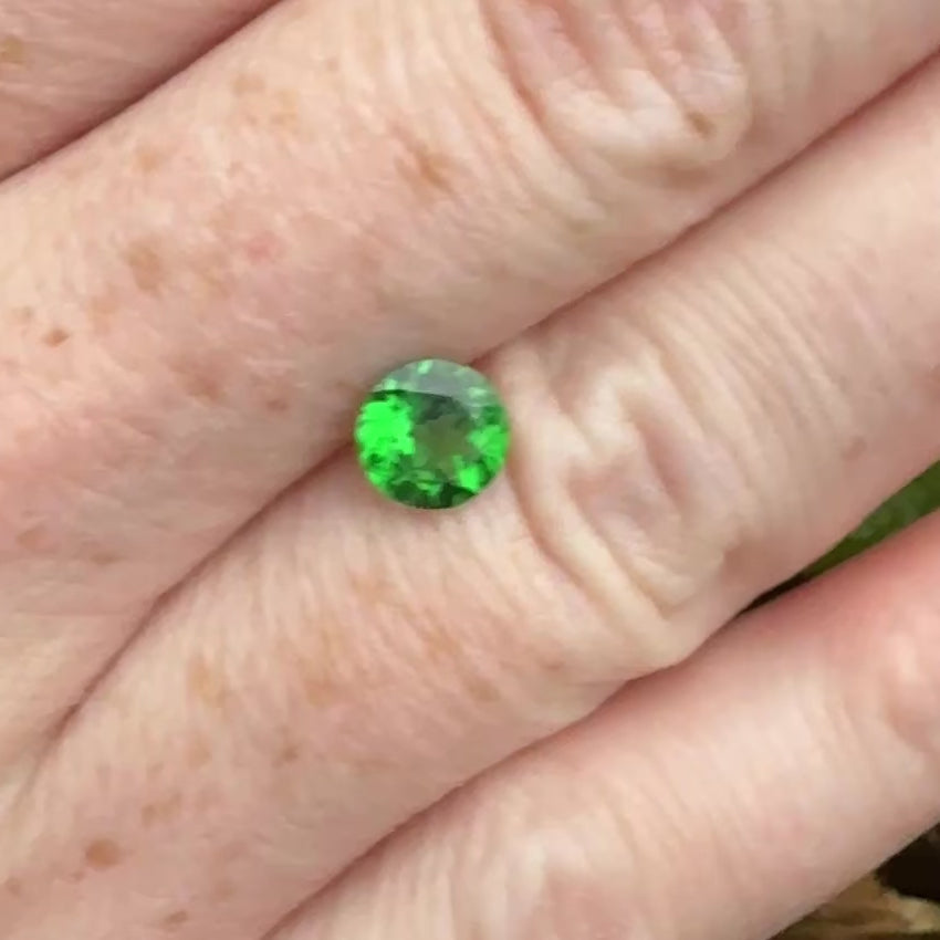 Tsavorite Garnet Round 1 carat 