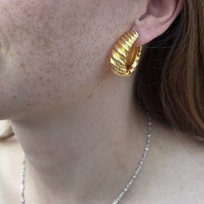 Croissant Puffed Hoop Earrings - 14K Yellow Gold