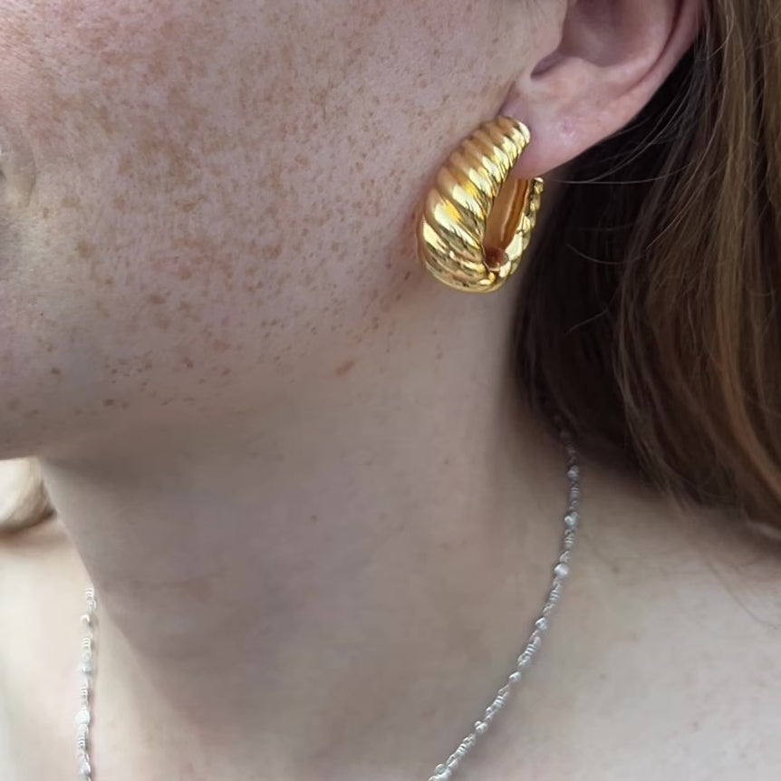 Croissant Puffed Hoop Earrings - 14K Yellow Gold